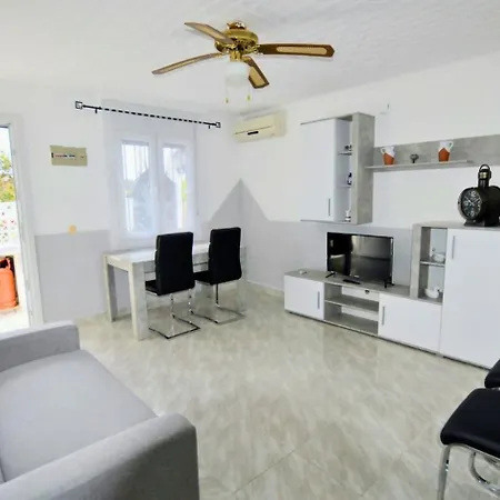 Hébergement de vacances Casa Venus Salinas De *